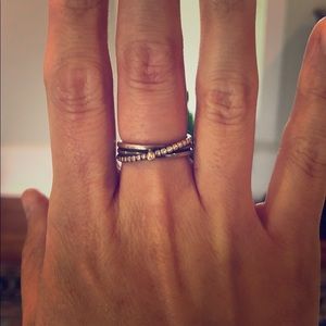 Pandora ring with diamond